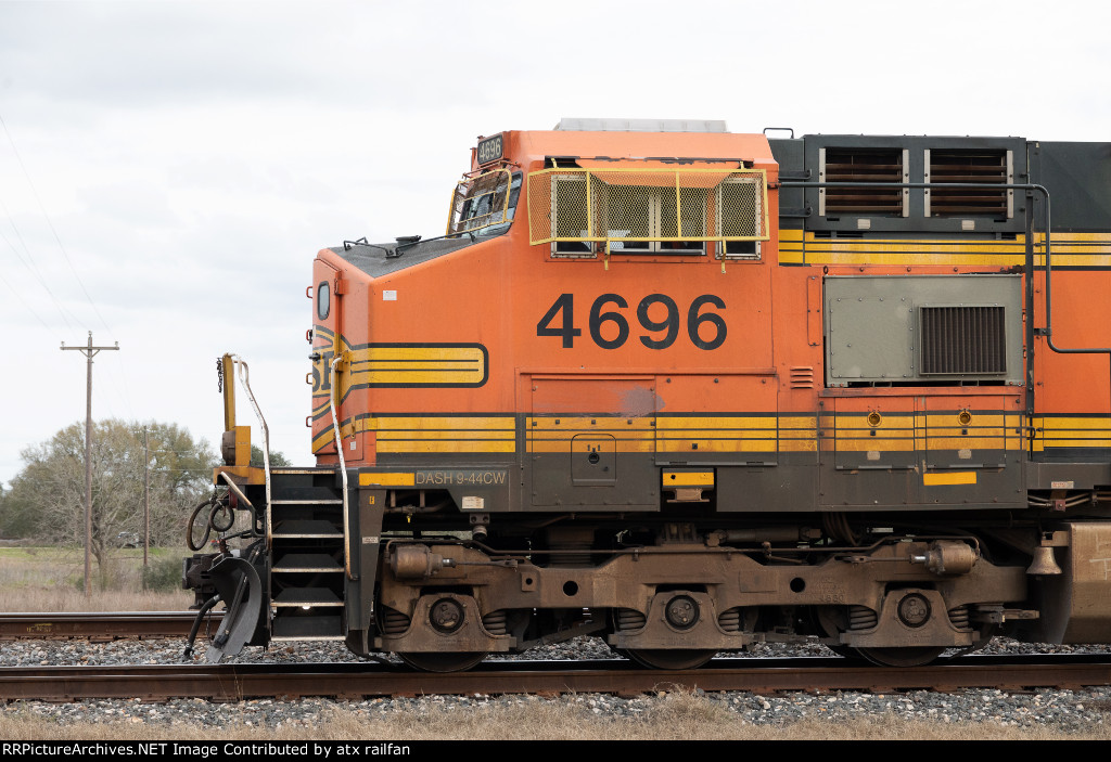 BNSF 4696